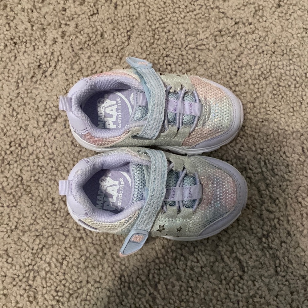 Stride Rite Made 2 Play Velcro tennis shoes